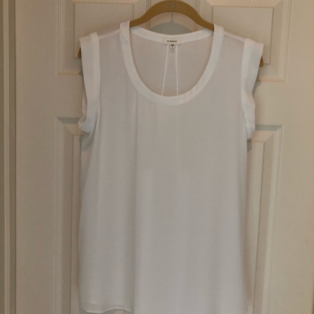 Pleione Sleeveless White Scoopneck Blouse